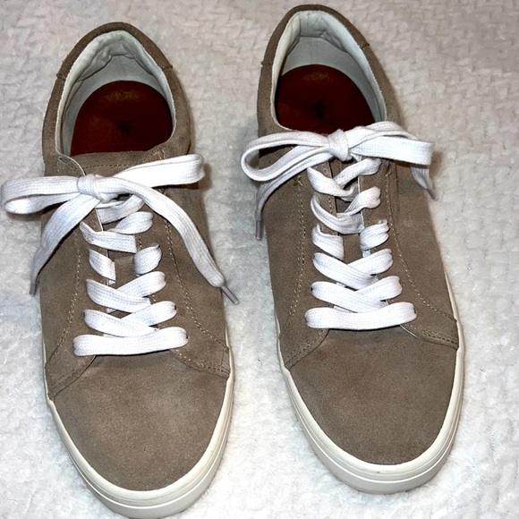 Frye Shoes - Frye Kerry Low Top Lace Up Women Sneaker Size 9.5M Tan Suede